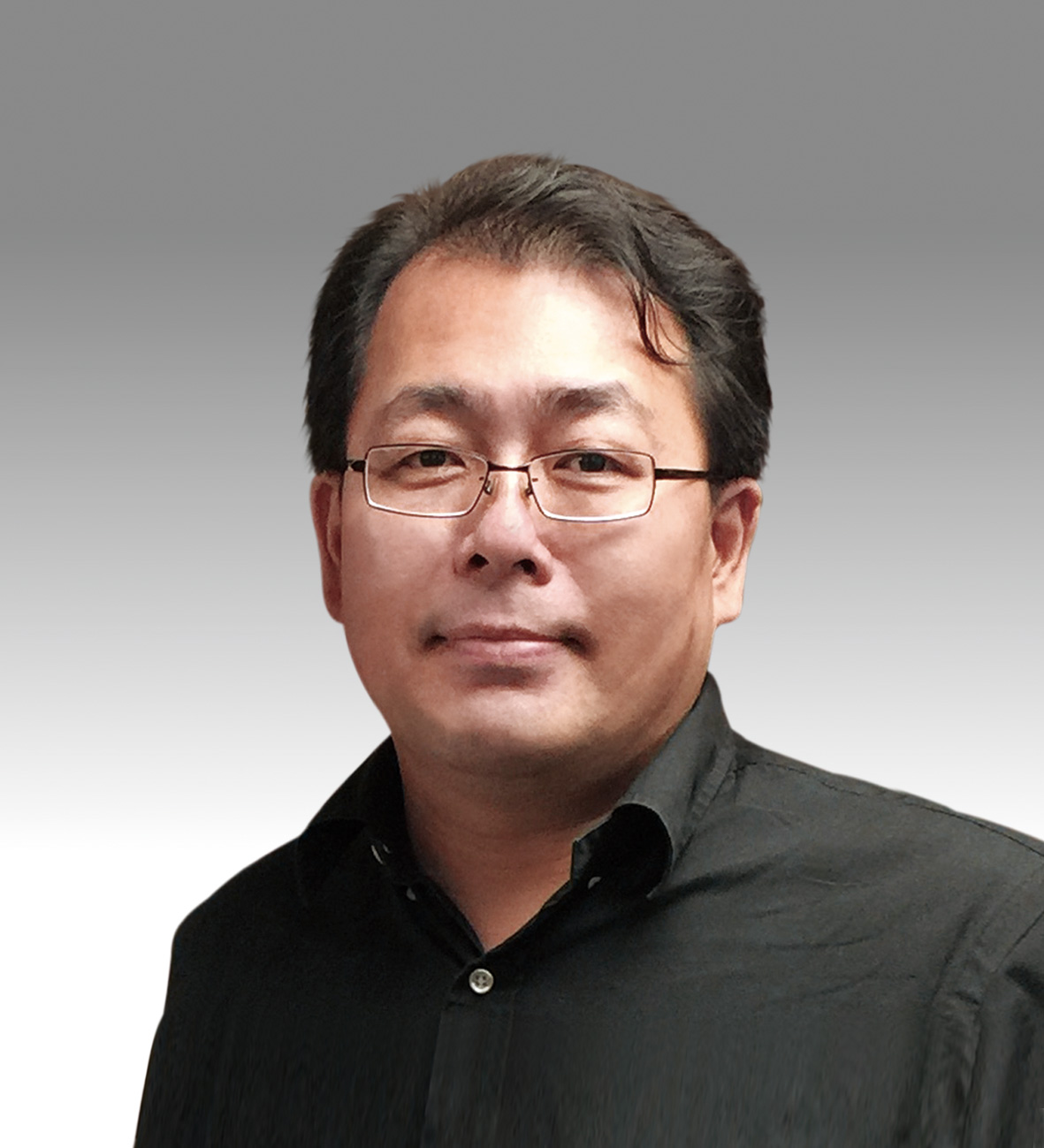 莊龍隆 霈姬時尚(PG美人網)總經理